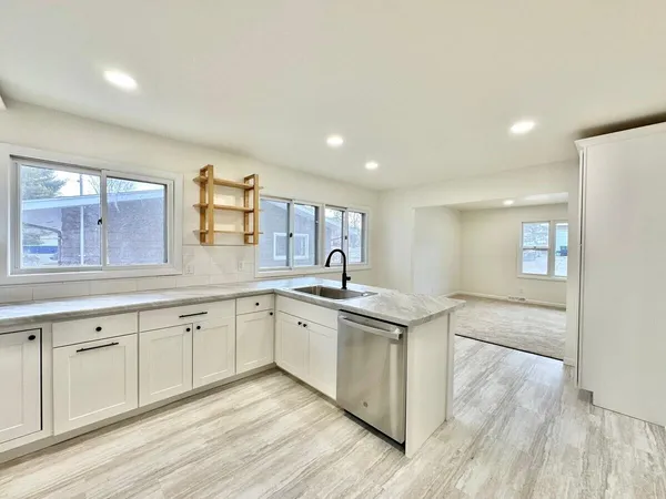 $400,000 | 610 Clyde Street, Stoughton, WI 53589