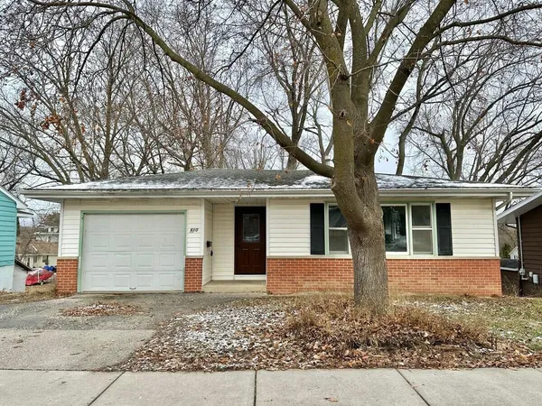 $400,000 | 610 Clyde Street, Stoughton, WI 53589