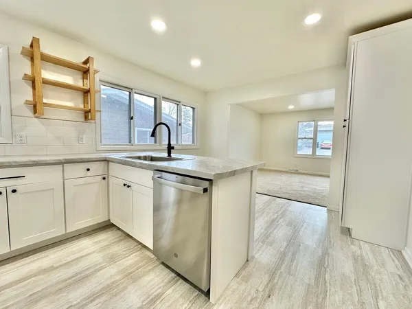 $400,000 | 610 Clyde Street, Stoughton, WI 53589