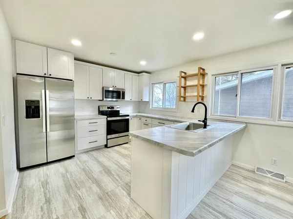 $400,000 | 610 Clyde Street, Stoughton, WI 53589