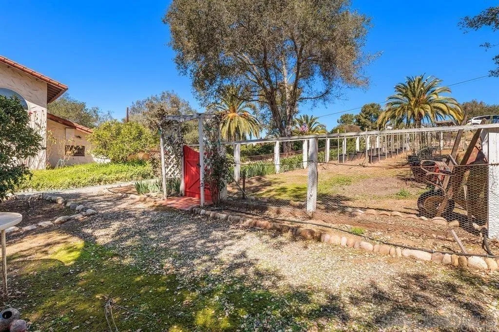 31600 Oak Glen Road Valley Center, CA 92082 - Photo 37 of 57