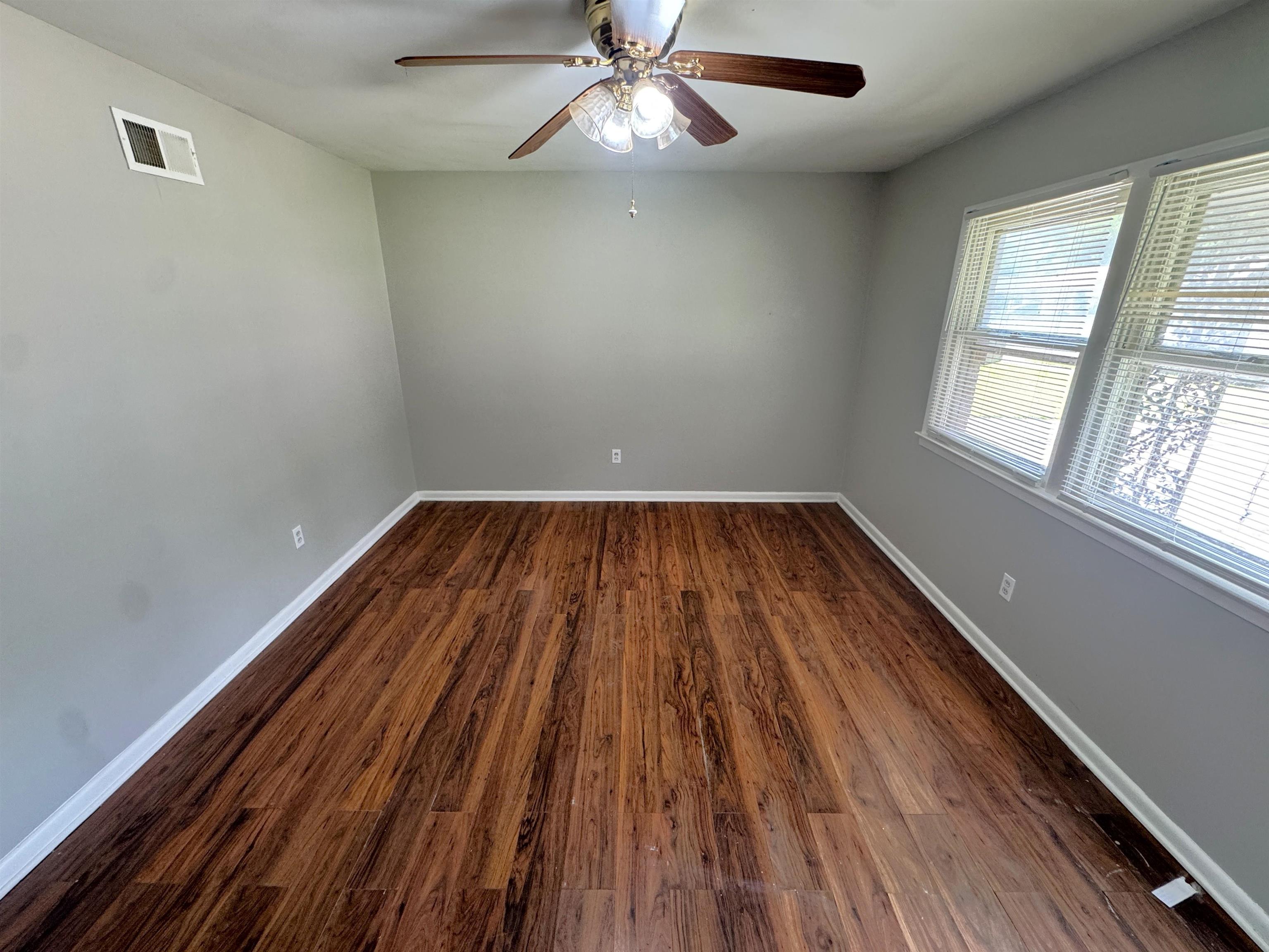 4591 Lawrence Road Memphis, TN 38122 - Photo 3 of 15