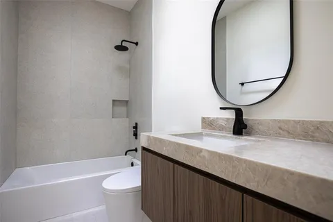 $1,898,000 | 6240 Kenwood Avenue, Dallas, TX 75214