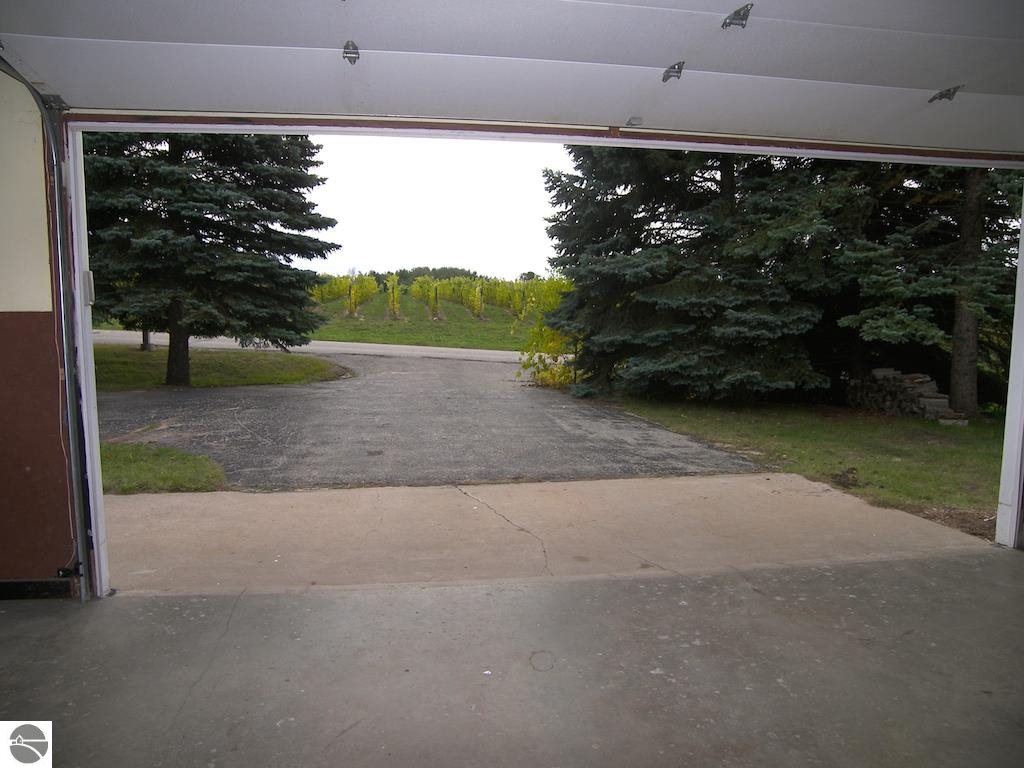 2593 Nelson Road Traverse City, MI 49686 - Photo 41 of 90 1791273-40.JPG