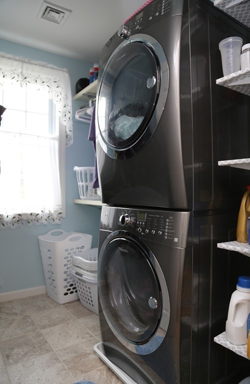 23 Fox Run Road Bellingham, MA 02019 - Photo 25 of 28 Gallery Image 25
