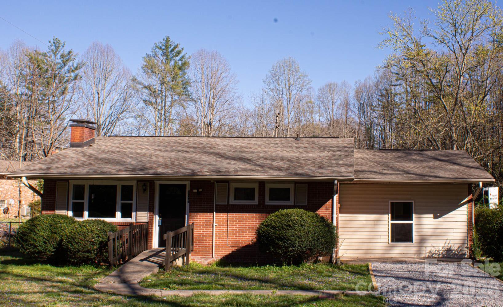 535 Nicholson Creek Road Brevard, NC 28712 - Photo 2 of 21 Gallery Image 2