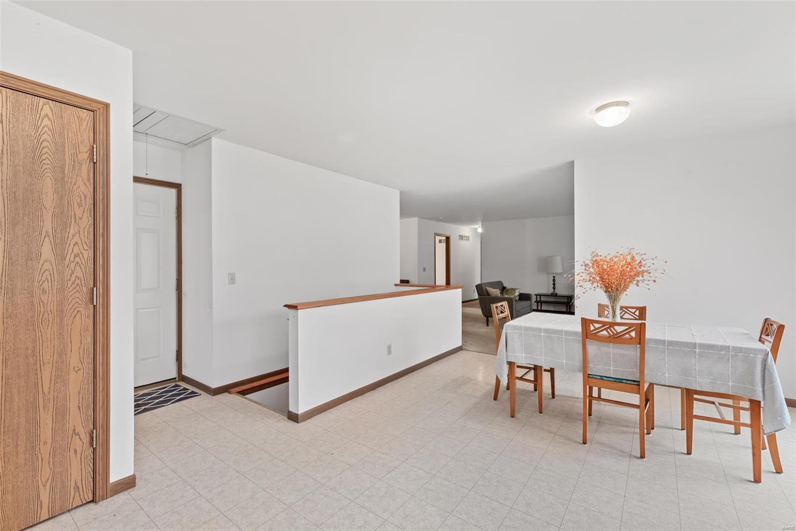 522 Calumet Ranch Trail O'Fallon, MO 63376 - Photo 10 of 21 Gallery Image 10