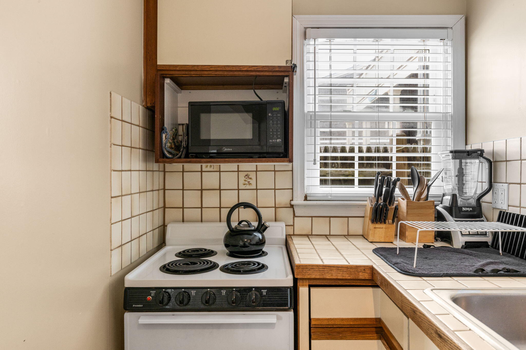 538 Shore Road, Unit 4 Truro, MA 02666 - Photo 9 of 21 7-web-or-mls-538-shore-rd-unit-4