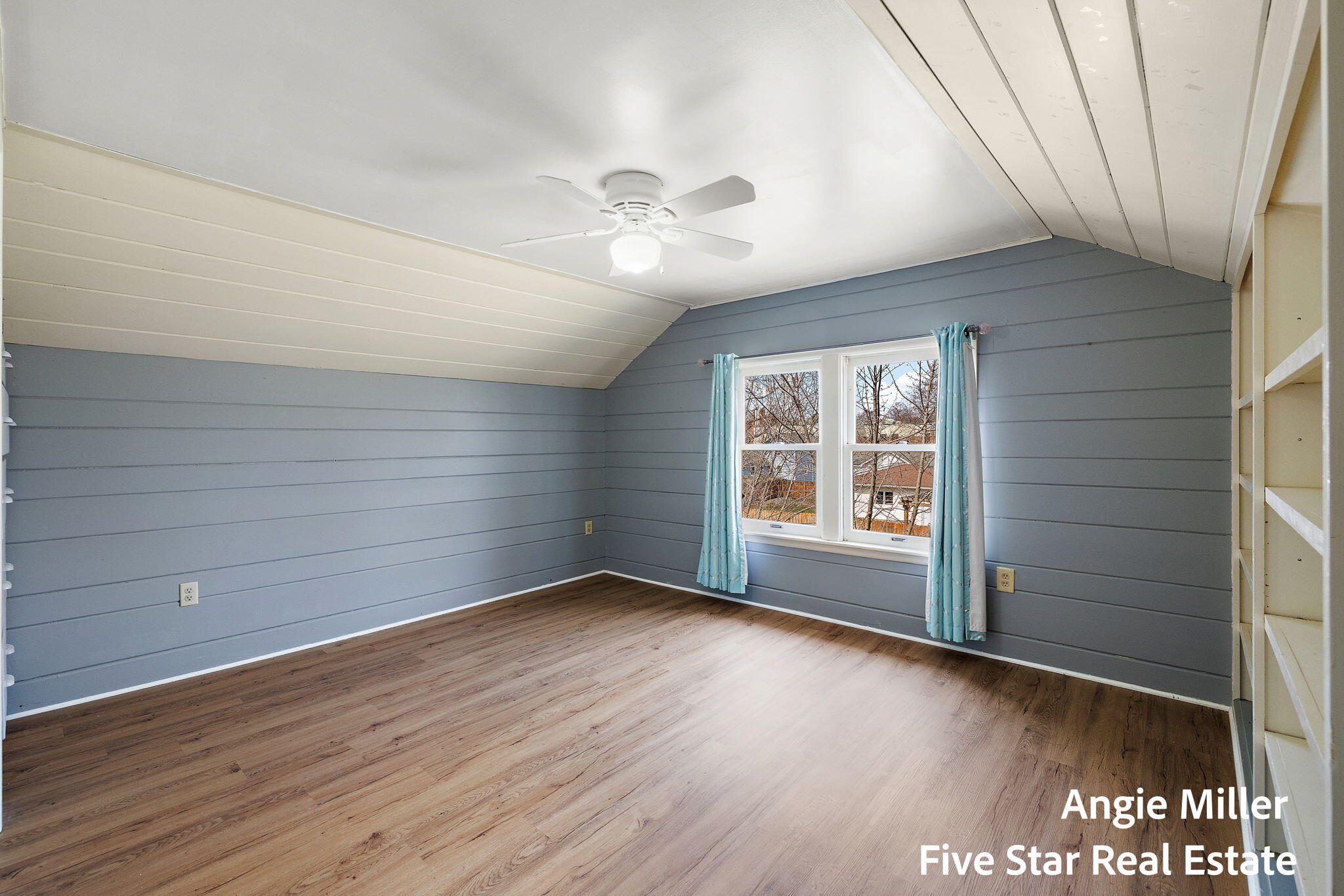 211 Williams Street Spring Lake, MI 49456 - Photo 47 of 67 upper bedroom