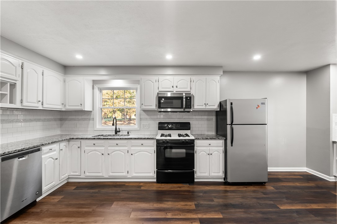 802 Klem Road Webster, NY 14580 - Photo 15 of 38