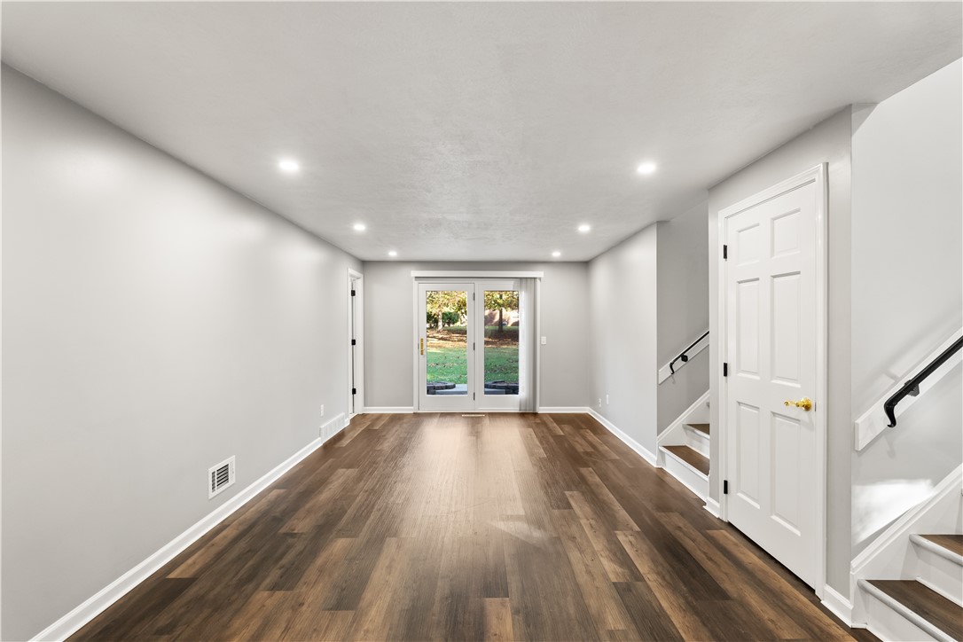 802 Klem Road Webster, NY 14580 - Photo 8 of 38