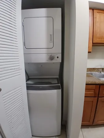 $2,300 | 219 Northwest 12th Avenue, Unit 914, Miami, FL 33128