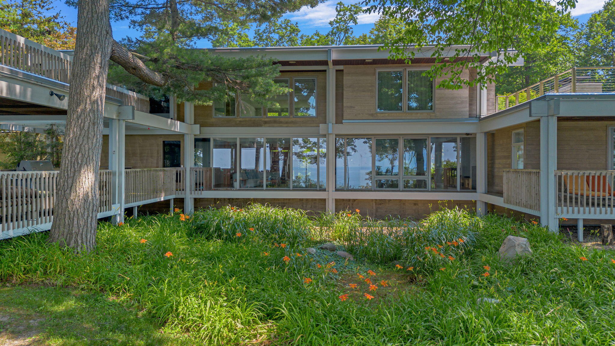 1600 Rocky Gap Road Benton Harbor, MI 49022 - Photo 3 of 42 Rocky Gap Exterior lake side
