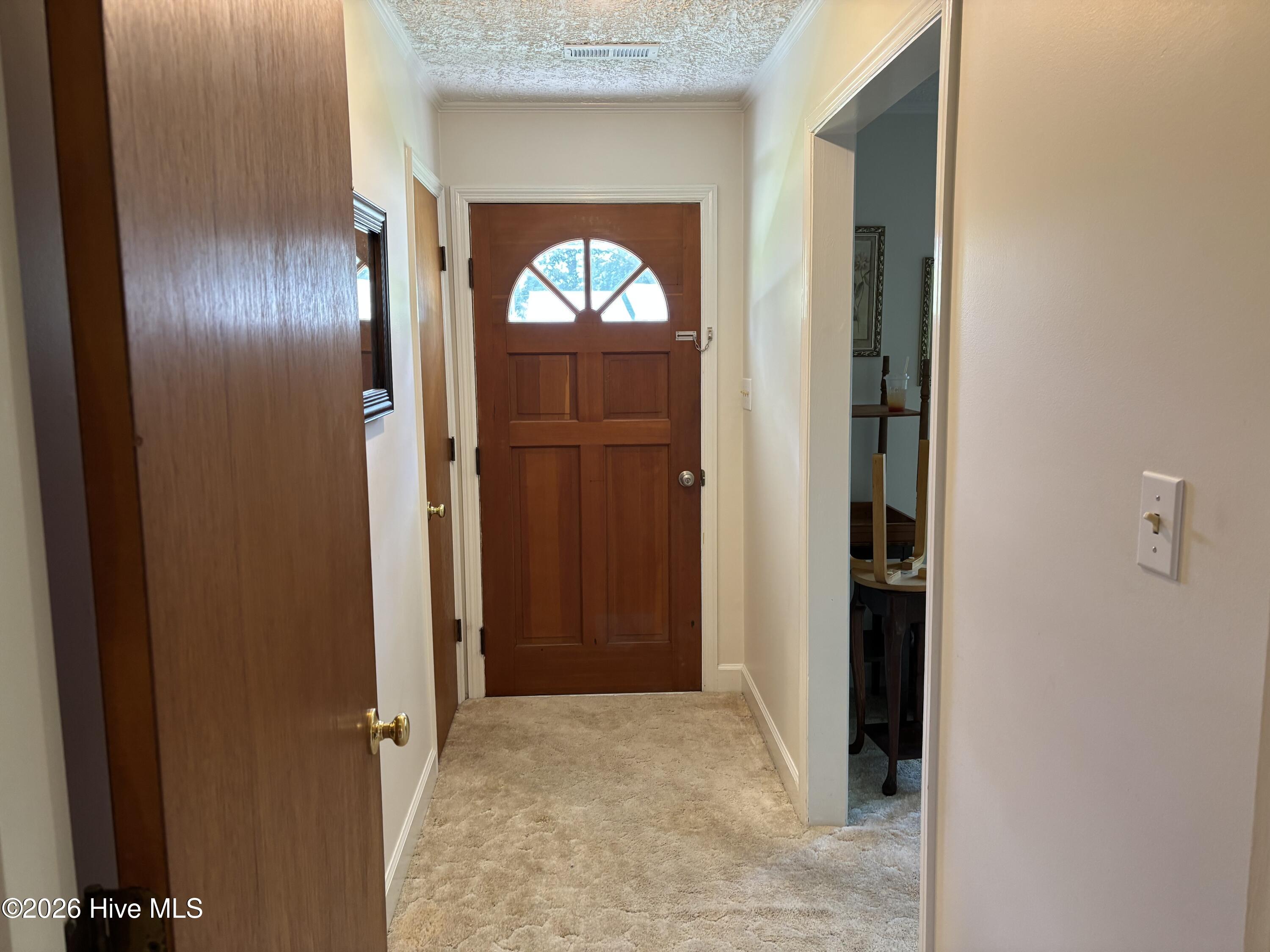 312 Neuse Cliff Road New Bern, NC 28560 - Photo 14 of 56 Front door and entry foyer
