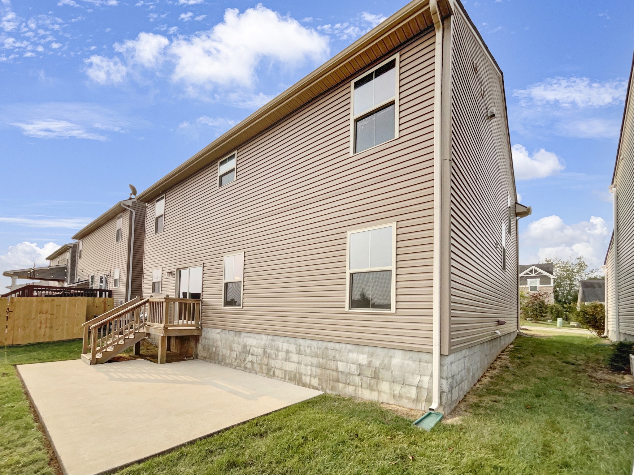 2817 Winterberry Drive Columbia, TN 38401 - Photo 24 of 26 a view of a house with backyard and sitting area