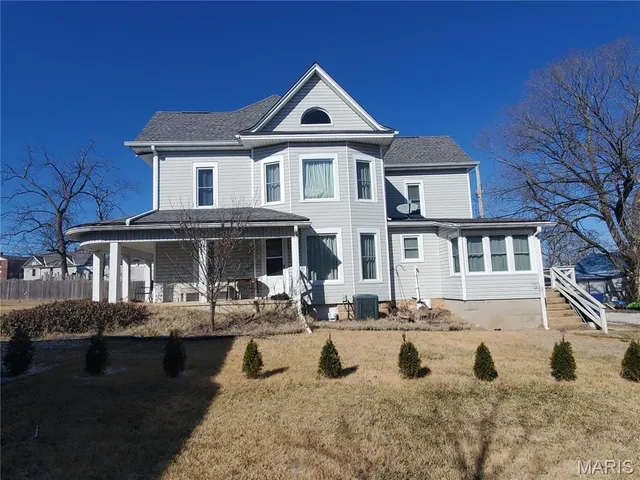 $185,000 | 508 South Grand Avenue, Houston, MO 65483