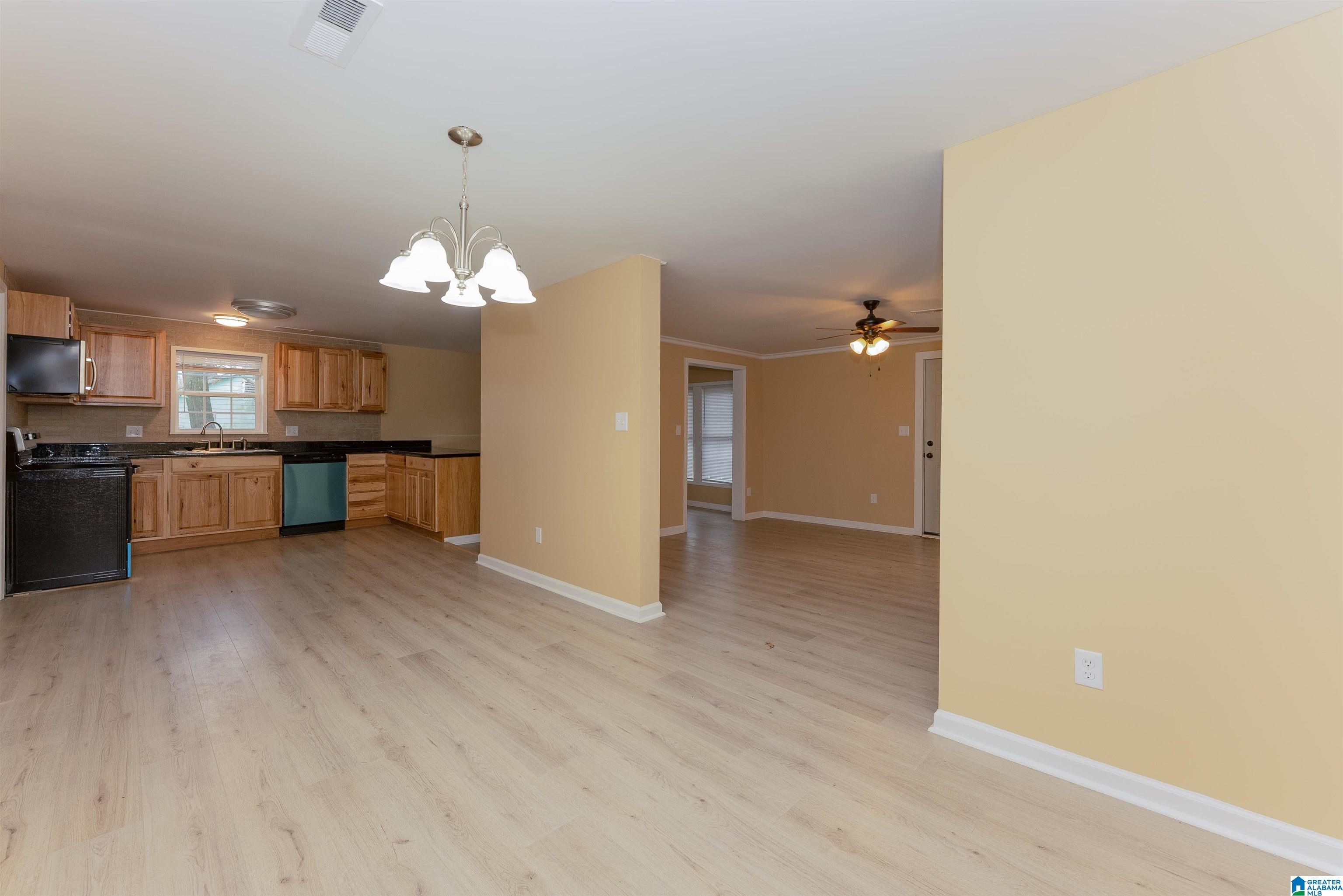 1003 Lucas Street Athens, AL 35611 - Photo 10 of 21
