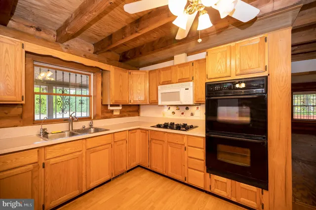 a view of a storage & utility room