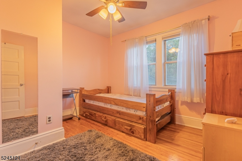 253 Sutton Avenue Hackensack, NJ 07601 - Photo 16 of 27