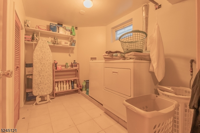 253 Sutton Avenue Hackensack, NJ 07601 - Photo 18 of 27