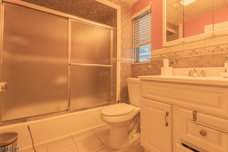 253 Sutton Avenue Hackensack, NJ 07601 - Photo 21 of 27