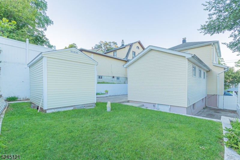 253 Sutton Avenue Hackensack, NJ 07601 - Photo 24 of 27