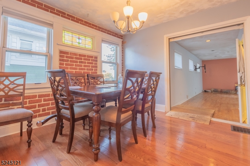 253 Sutton Avenue Hackensack, NJ 07601 - Photo 4 of 27