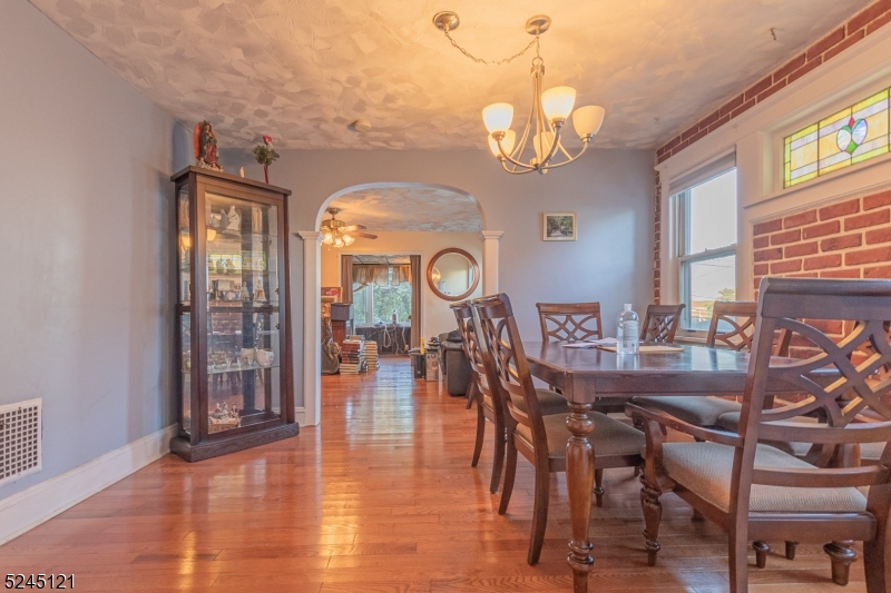 253 Sutton Avenue Hackensack, NJ 07601 - Photo 5 of 27