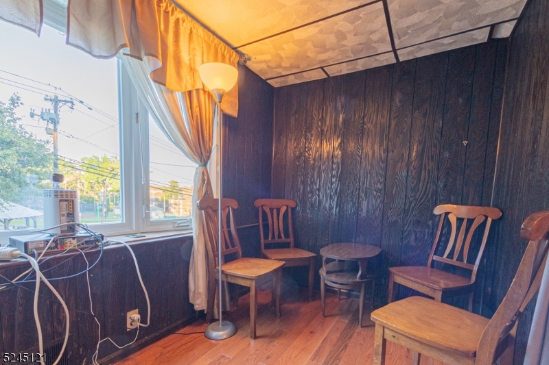 253 Sutton Avenue Hackensack, NJ 07601 - Photo 7 of 27