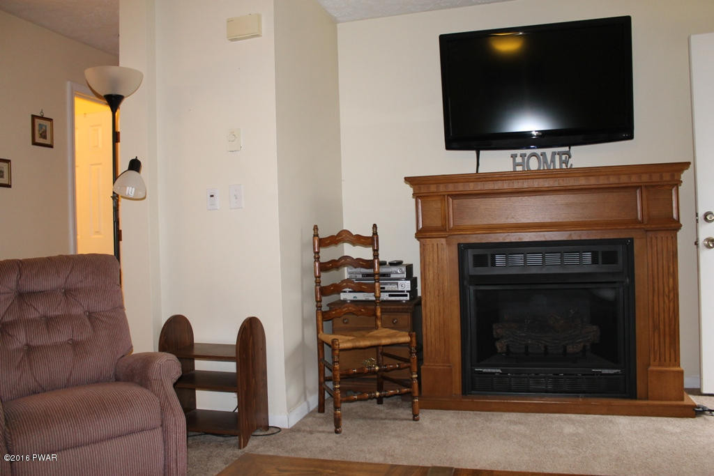112 Scoda Road Hawley, PA 18428 - Photo 7 of 26 LR FP 2