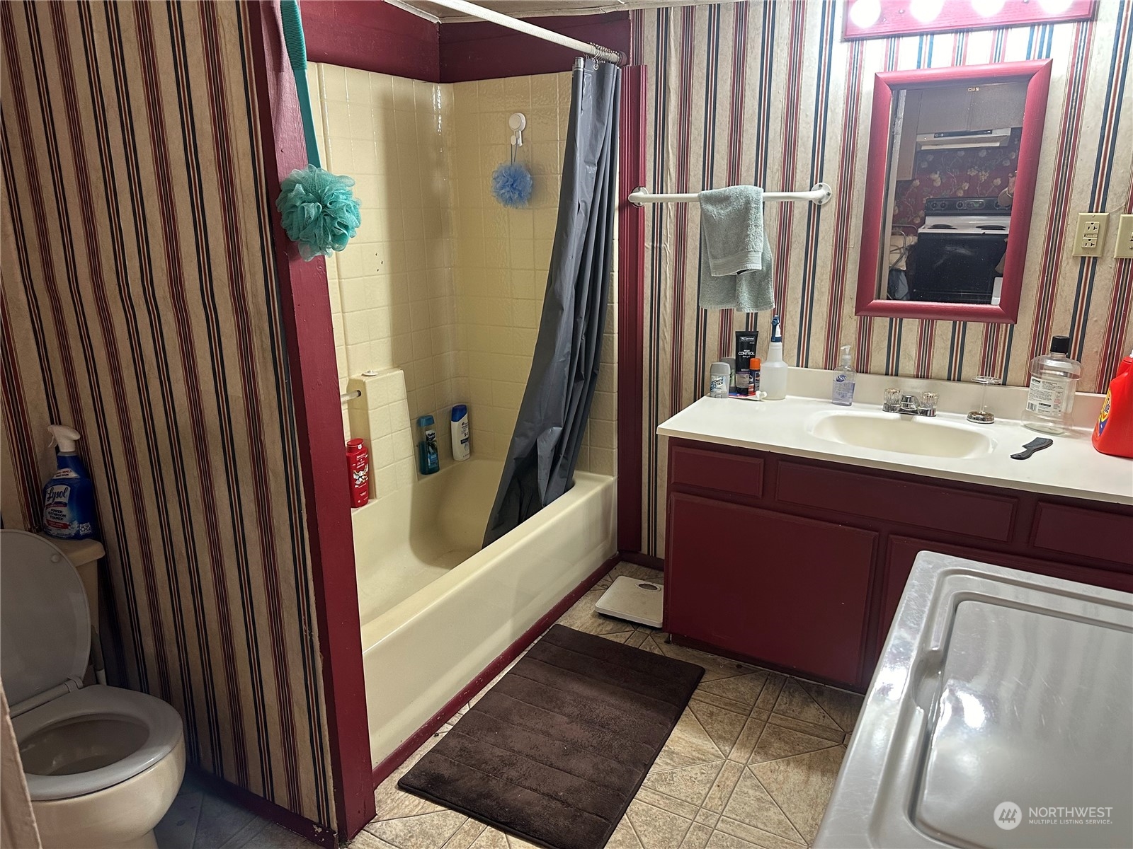 2514 Harrison Avenue Everett, WA 98201 - Photo 11 of 24