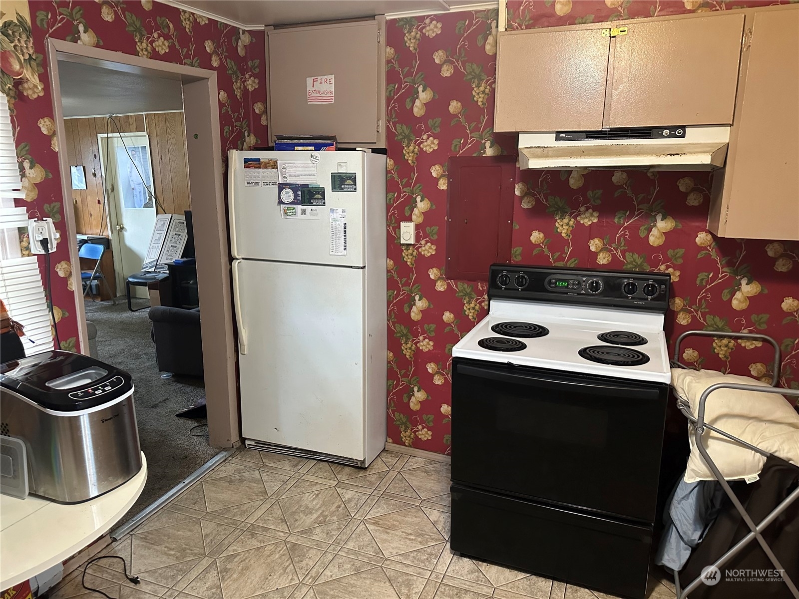 2514 Harrison Avenue Everett, WA 98201 - Photo 10 of 24