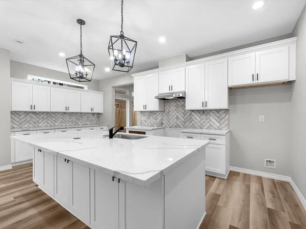 $6,000 | 1317 West Bell Street, Houston, TX 77019