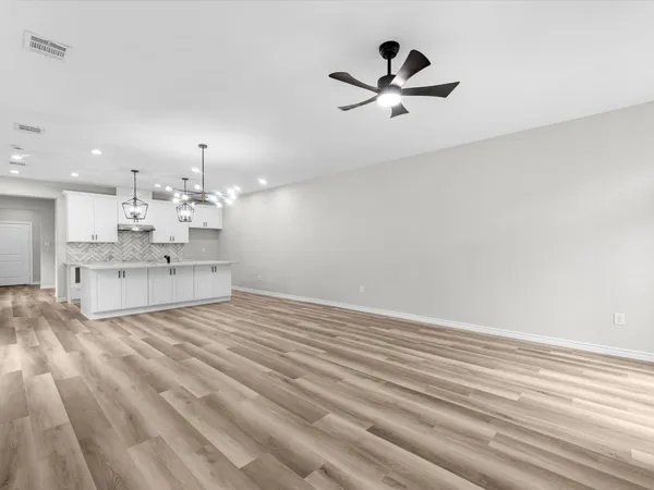 $6,000 | 1317 West Bell Street, Houston, TX 77019