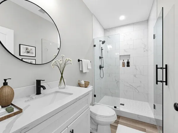 $6,000 | 1317 West Bell Street, Houston, TX 77019
