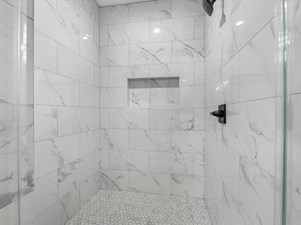 $6,000 | 1317 West Bell Street, Houston, TX 77019