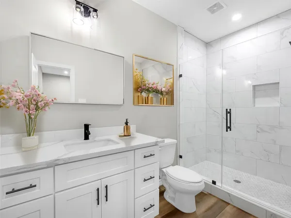 $6,000 | 1317 West Bell Street, Houston, TX 77019