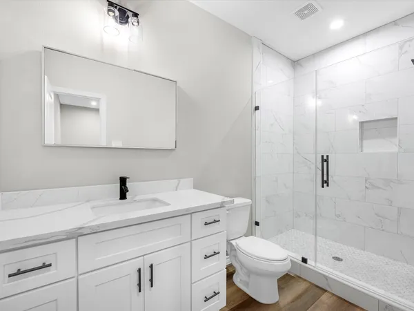 $6,000 | 1317 West Bell Street, Houston, TX 77019