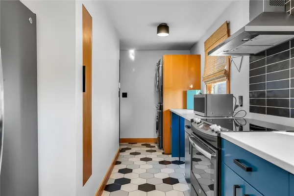 $3,400 | 1 Collins Terrace, Middletown, RI 02842