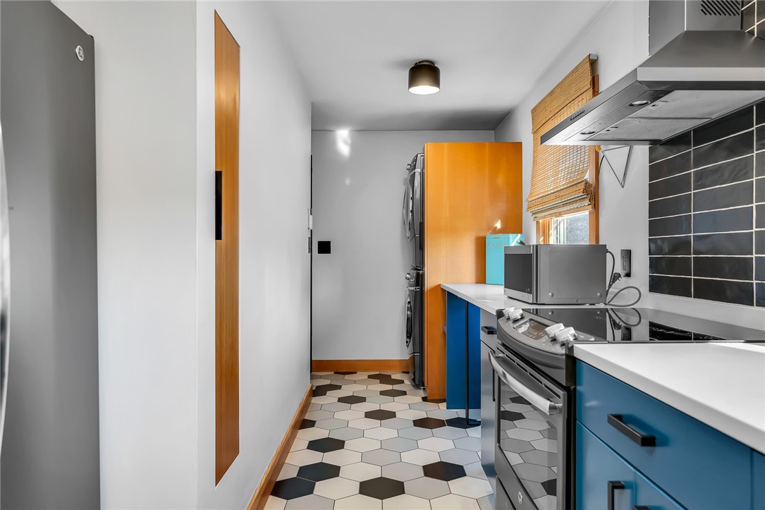 1 Collins Terrace Middletown, RI 02842 - Photo 12 of 33