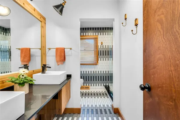 $3,400 | 1 Collins Terrace, Middletown, RI 02842