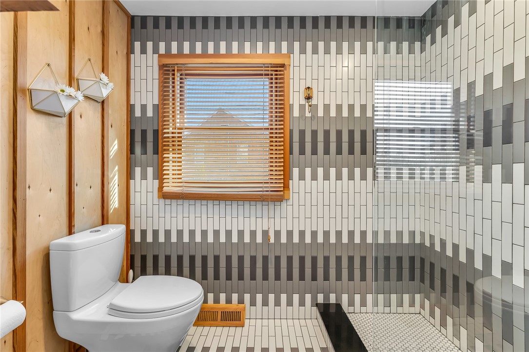 1 Collins Terrace Middletown, RI 02842 - Photo 18 of 33