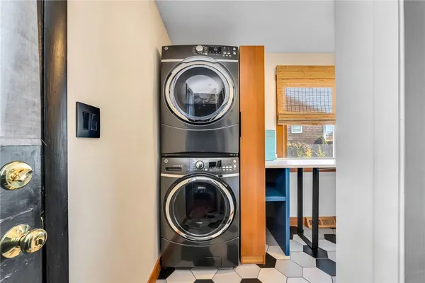 $3,400 | 1 Collins Terrace, Middletown, RI 02842