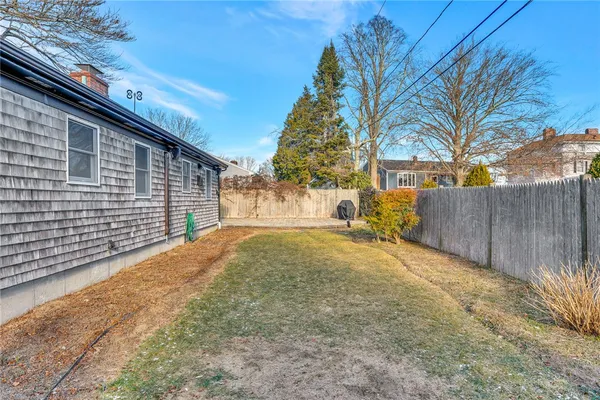 $3,400 | 1 Collins Terrace, Middletown, RI 02842