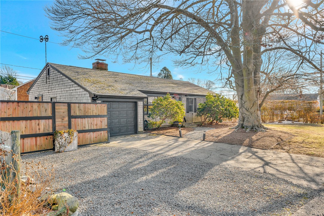 1 Collins Terrace Middletown, RI 02842 - Photo 3 of 33