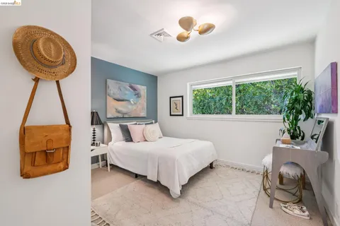 $2,995,000 | 11 Huntleigh Road, Piedmont, CA 94611