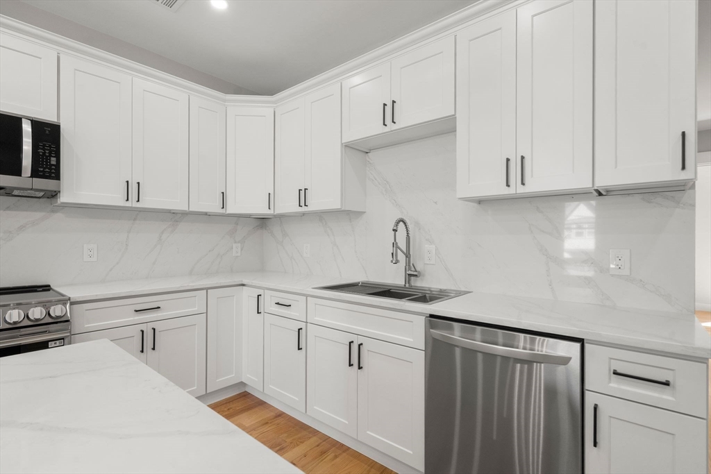 60 Stanley Street, Unit 301 Boston, MA 02125 - Photo 5 of 16