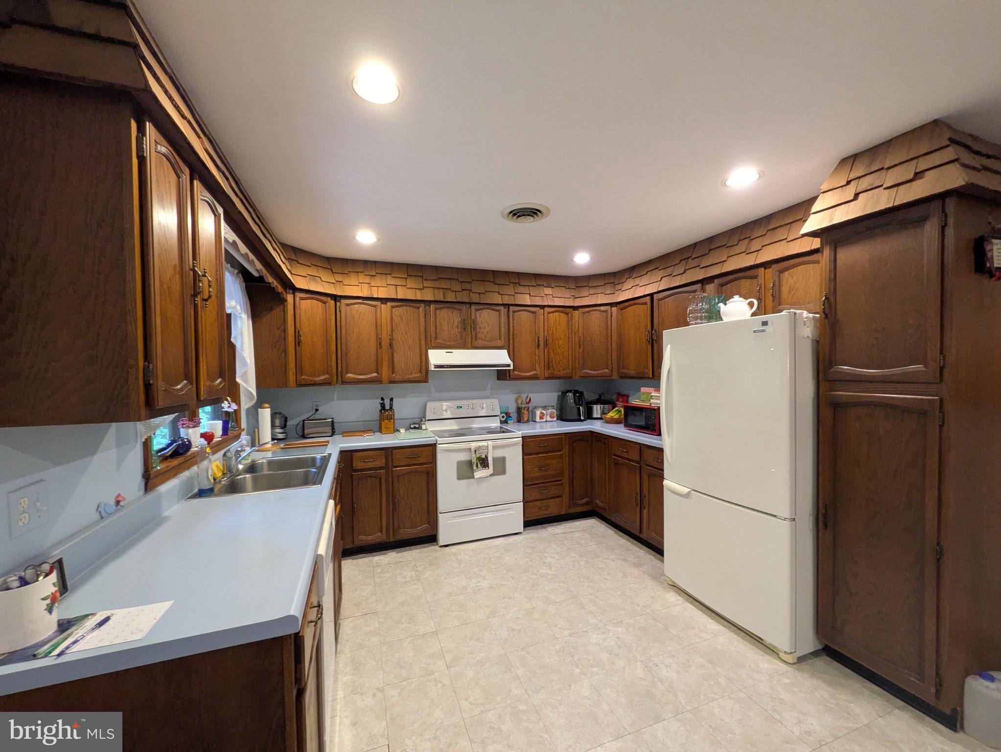 9683 Tharp Road Seaford, DE 19973 - Photo 13 of 41 Counter and storage space!
