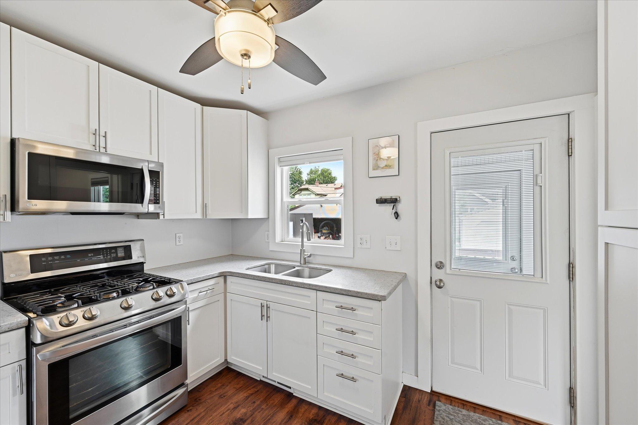 1426 Pascal Street St. Paul, MN 55108 - Photo 3 of 32 Gallery Image 3