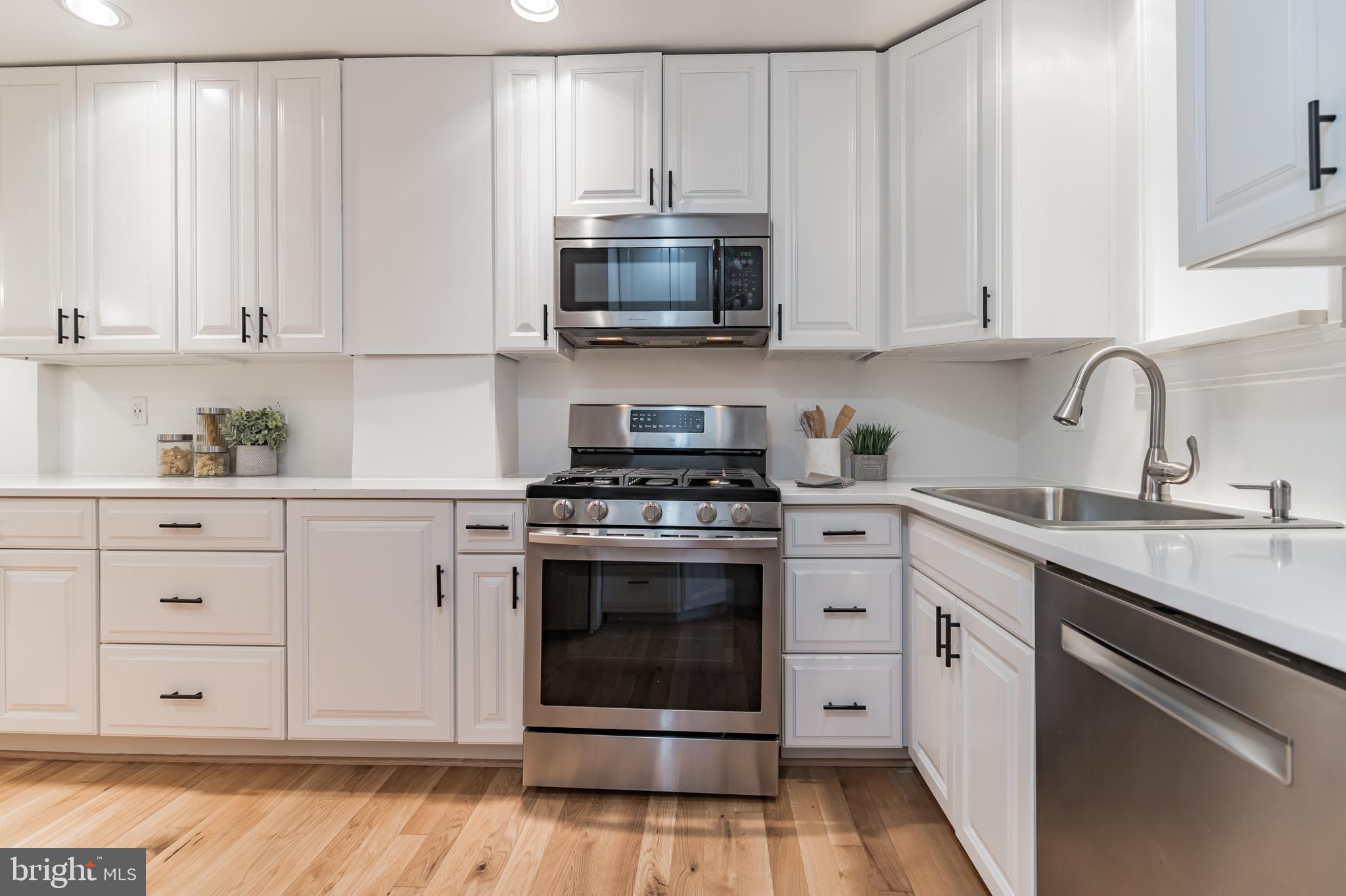 332 11th Street Northeast Washington, DC 20002 - Photo 12 of 30 Kitchen